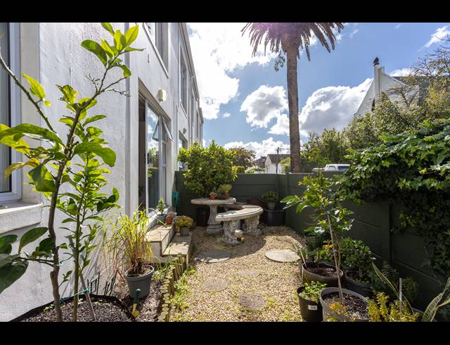 1 BEDROOM APARTMENT FOR SALE IN KENILWORTH